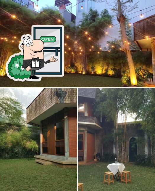 Coffee Dia Garden House Tanjung Duren cafe, West Jakarta