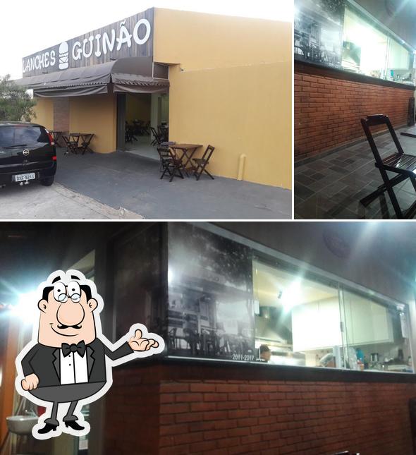 O interior do Lanches Guinão Sorocabana