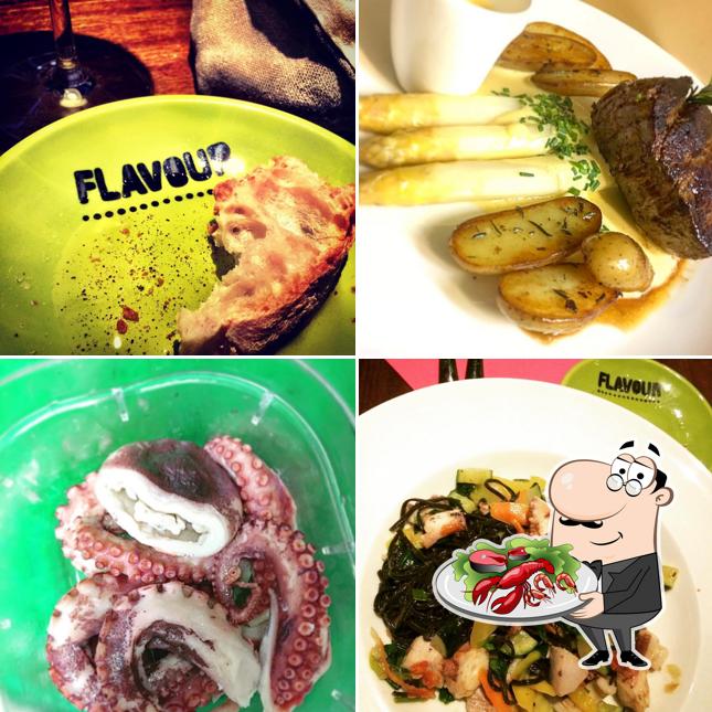В "Flavour Weinbar Restaurant" вы можете отведать разные блюда с морепродуктами