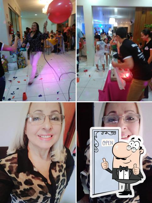 Look at the picture of Buffet e Restaurante da Dezinha