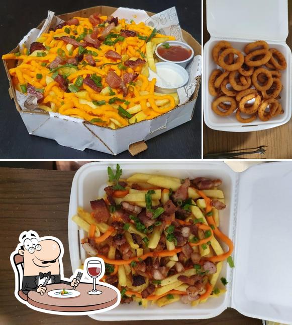 Comida em NOTA 10 LANCHES ( Xis - Dog - Porção de Batata )