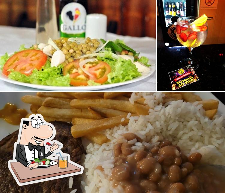 Dê uma olhada a imagem mostrando comida e álcool no Baden beer