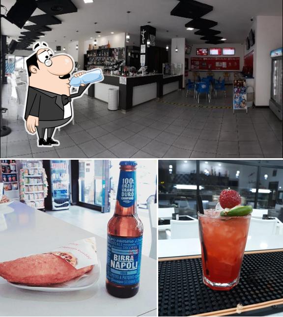 La foto della bevanda e interni di Bar Scacco Matto Tabacchi Pizzeria Rosticceria Caffetteria SLOT VLT