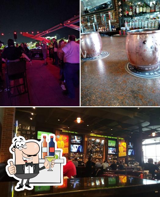 Wellmans Pub And Rooftop 597 Market St In West Des Moines Restaurant Reviews 