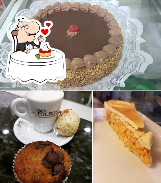 Caffe Napoli Jardins provê uma variedade de pratos doces