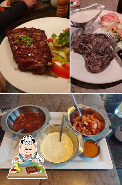 Try out meat meals at Toro asado