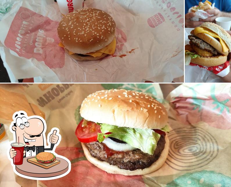 Ordina un hamburger a Burger King