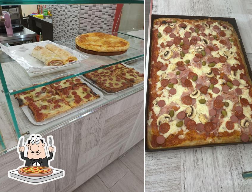 Scegli una pizza a Pizzeria Sosta&Gusta....polli allo spiedo