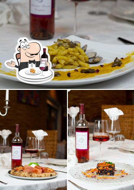 Ordina un bicchiere di vino a Sant'Emilia Ristorante Pizzeria