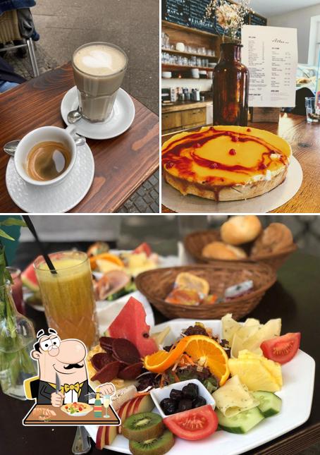 Mira las imágenes que hay de comida y bebida en Atlas Café