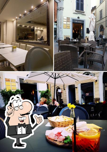 Siediti a un tavolo di Caffè Carducci