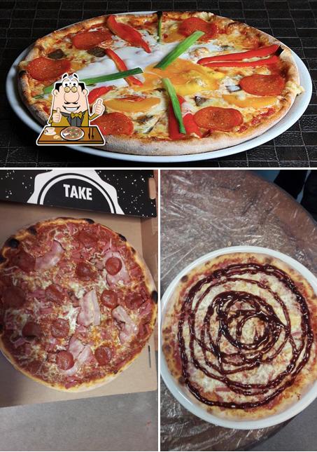 Order pizza at Ravintola Ararat