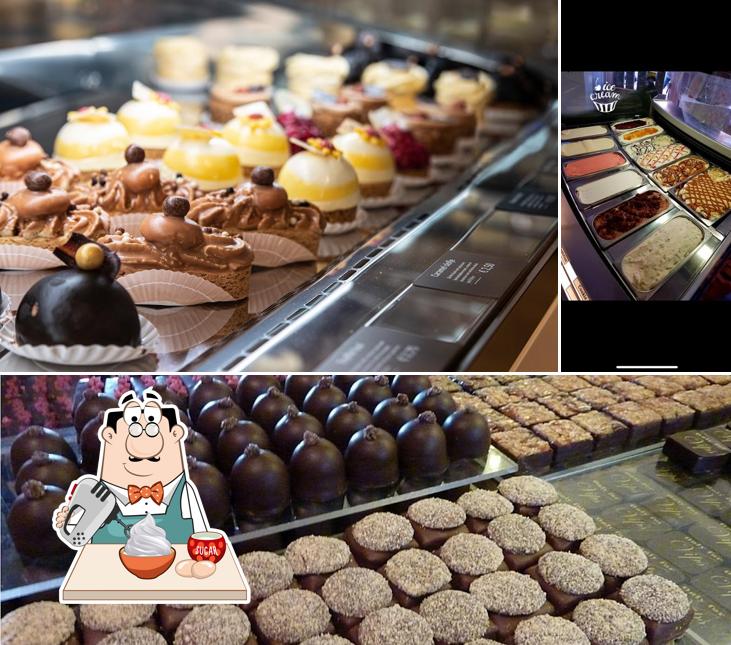 Thijs IJssalon Chocolaterie Patisserie Oldenzaal offre une éventail de desserts