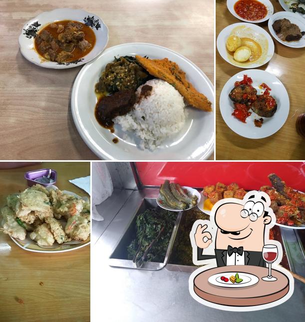 Food at Rumah Makan Sari Bundo Jaya