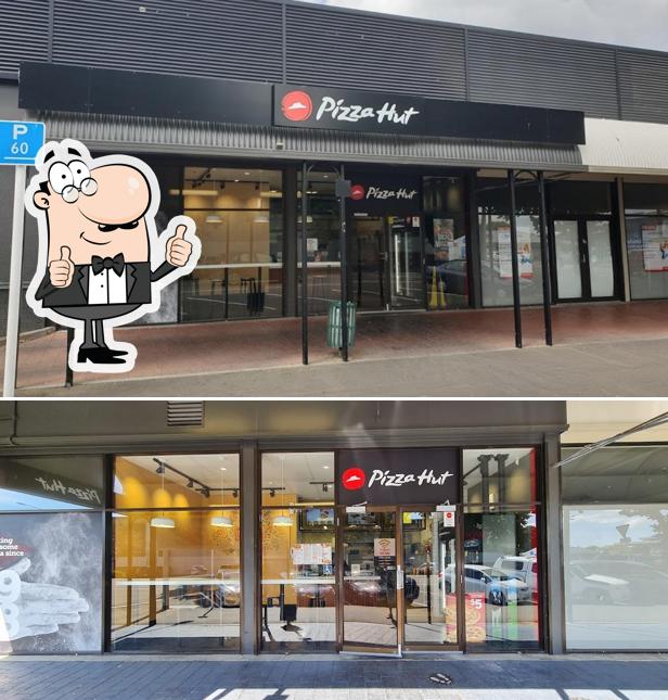 Here's a photo of Pizza Hut Palmerston North Broadway