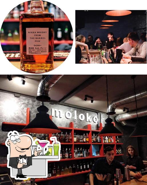 Помимо прочего, в Bar «moloko» есть барная стойка и алкоголь
