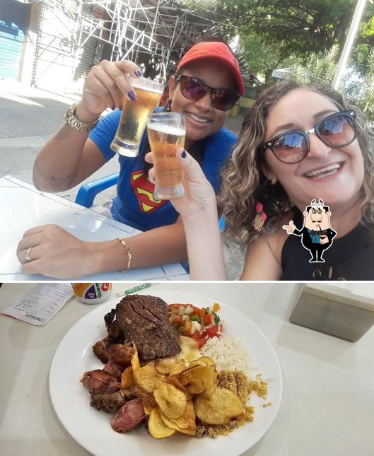 Desfrute de uma bebida no Bar Galeto do Rio