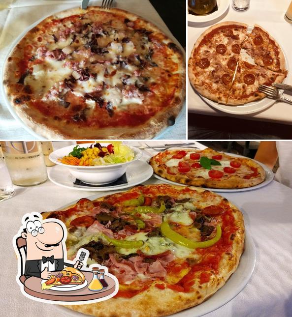 Scegli una pizza a Ristorante Pizzeria Würstlhof