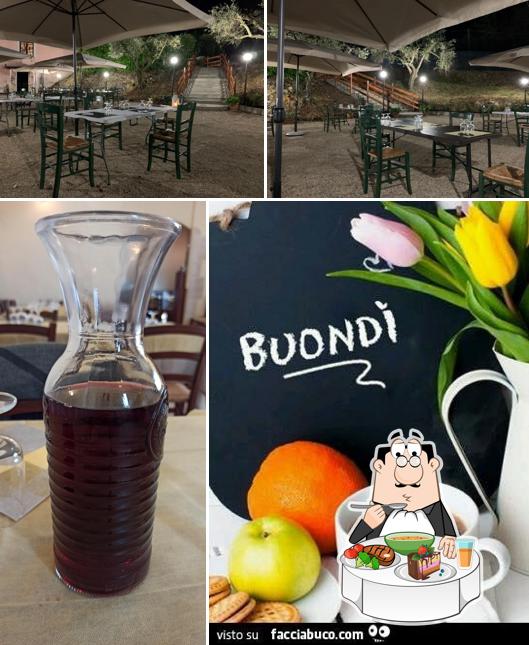 La foto della tavolo da pranzo e bevanda di Ristorante Pinseria La locanda