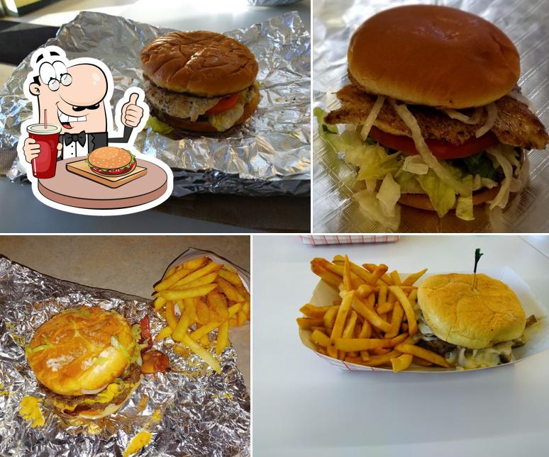 Las hamburguesas de Southeast Carry Out las disfrutan una gran variedad de paladares