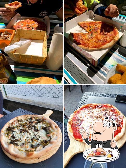 Scegli una pizza a Pizzeria La Bufala