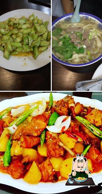 Plats à 华人食府 Restaurant chinois Hua ren shi fu