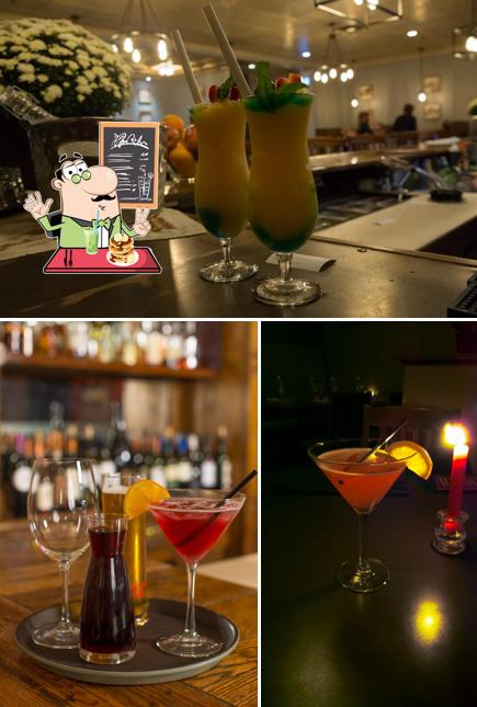 Hobart's serves alcohol