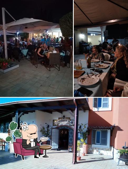 Siediti a un tavolo di I giardini di Bacco di Zi' Totonno
