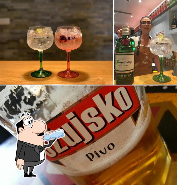 Prova un drink dal menu