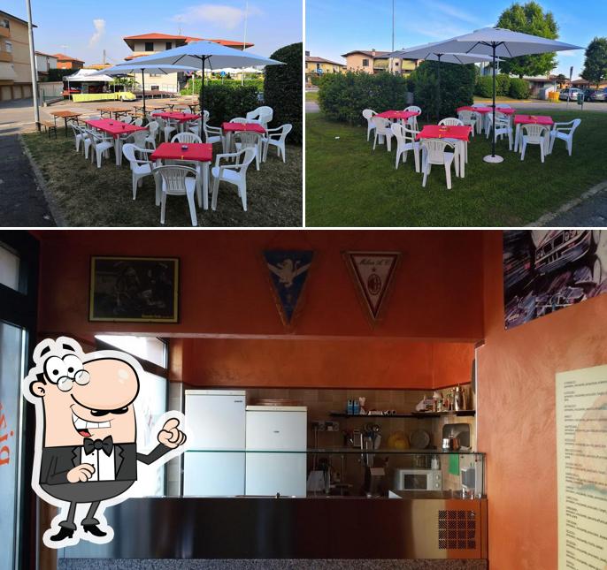 Gli interni di Pizzeria D'Asporto La Plaza