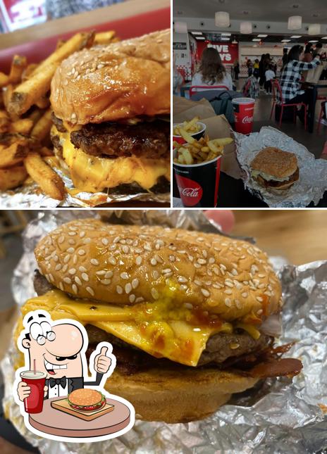 Five Guys Rome Termini offre un'ampia varietà di opzioni per gli amanti dell'hamburger