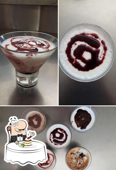Bar Coffee Point serve un'ampia varietà di dessert