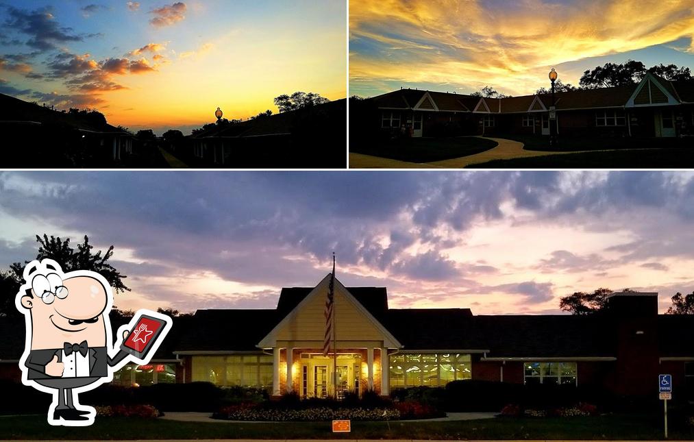 Lincoln Gardens Dining Center in Columbus