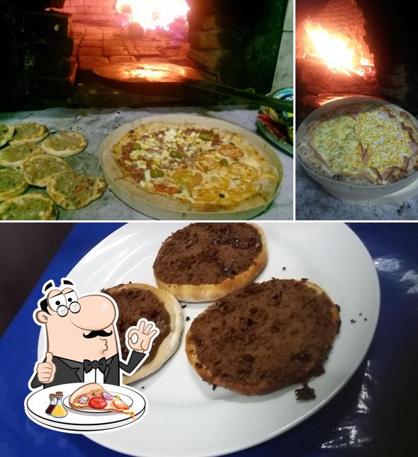 Escolha diferentes variedades de pizza