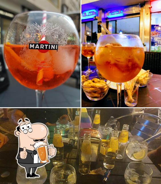 Puoi prenderti un rinfrescante bicchiere di birra chiara o scura