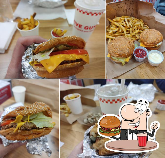 Concediti un bell'hamburger a Five Guys Corso Buenos Aires