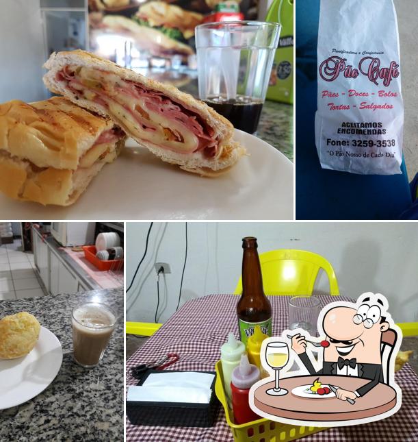 Comida em Panificadora e Confeitaria Pão Café