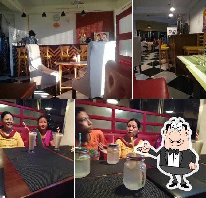 The interior of Bee's Knees