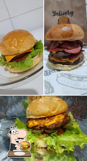 Delicie-se com um hambúrguer no Bubu lanches Aimorés