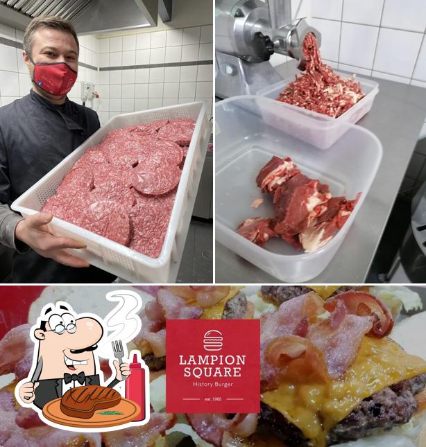 Ordina i piatti di carne a "Lampion Square" History Burger