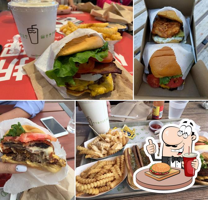 Shake Shack Woodbury Commons in Woodbury Restaurant menu and reviews