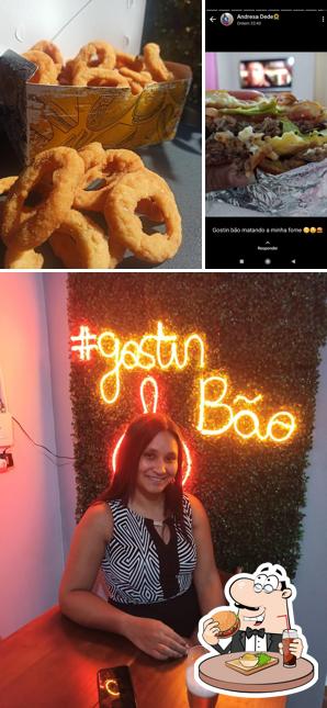Delicie-se com um hambúrguer no Gostin Bão