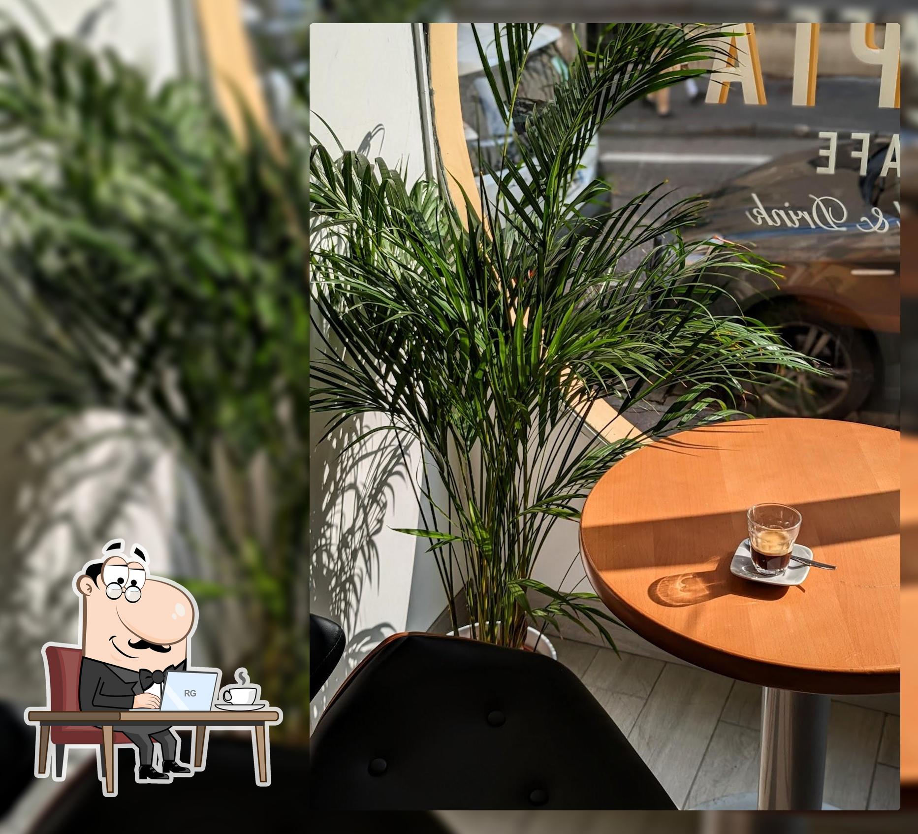 Sepia Café