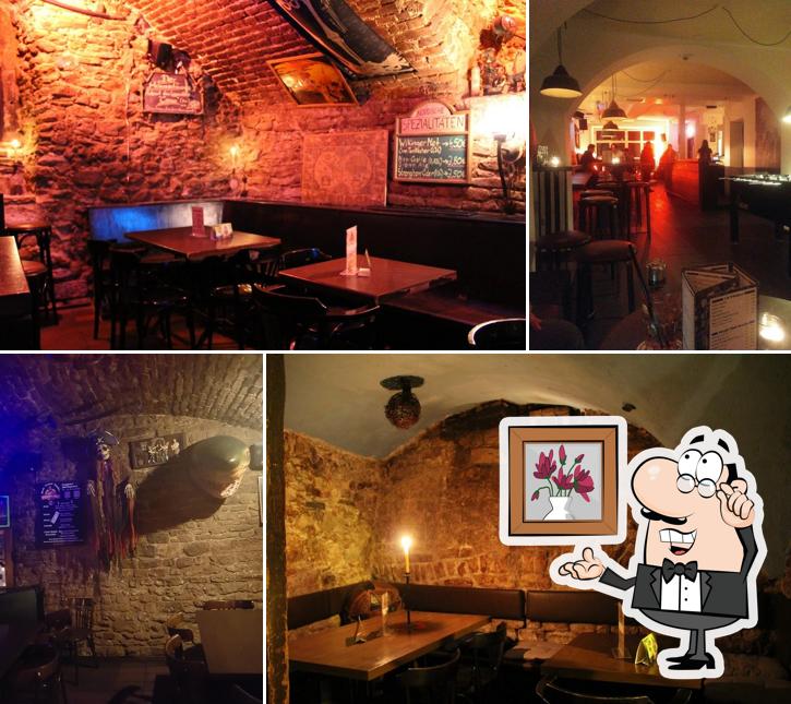 L'intérieur de Piratenhöhle - Bar Regensburg