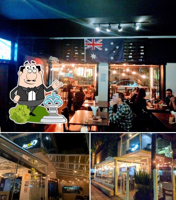 Veja imagens do exterior do Aussie Burger