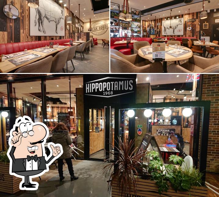 Installez-vous à l'une des tables de Hippopotamus Steakhouse