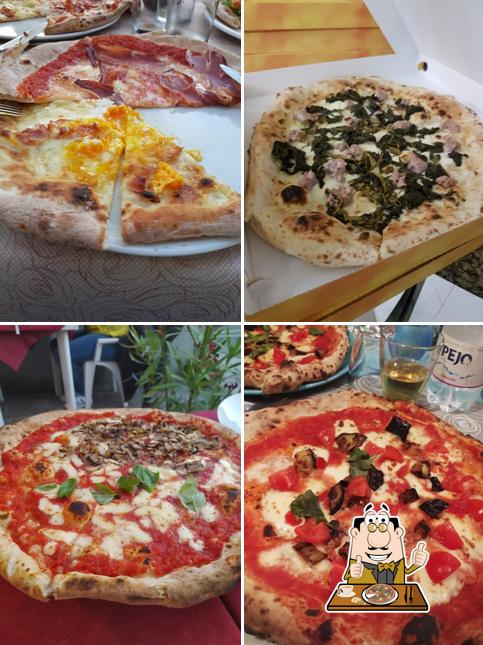 Prenditi una pizza a Pizzeria Napoli
