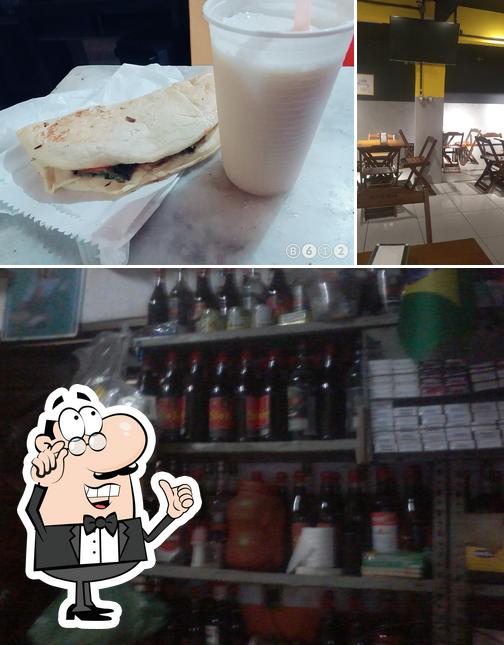O Lanchonete Mari All In se destaca pelo interior e bebida