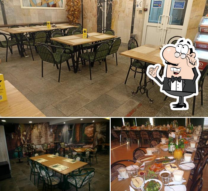 L’image de la intérieur et table à manger concernant Oasis