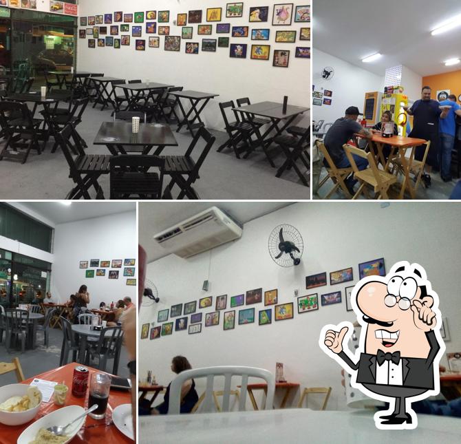 Sente em uma das mesas no Dom Assad - Restaurante / Espetaria
